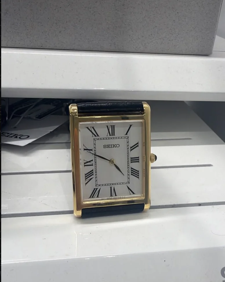 Seiko Essentials Retangular Dourado
