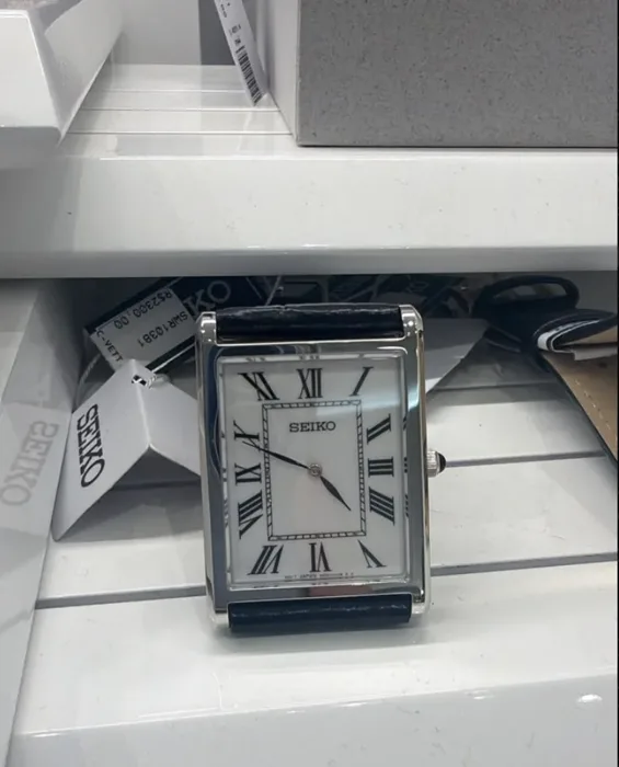 Seiko Essentials Retangular Aço SWR109